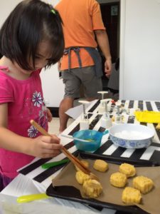 Today, our friends visited us, and we made mooncake! Mid Autumn Festival is coming soon! 
